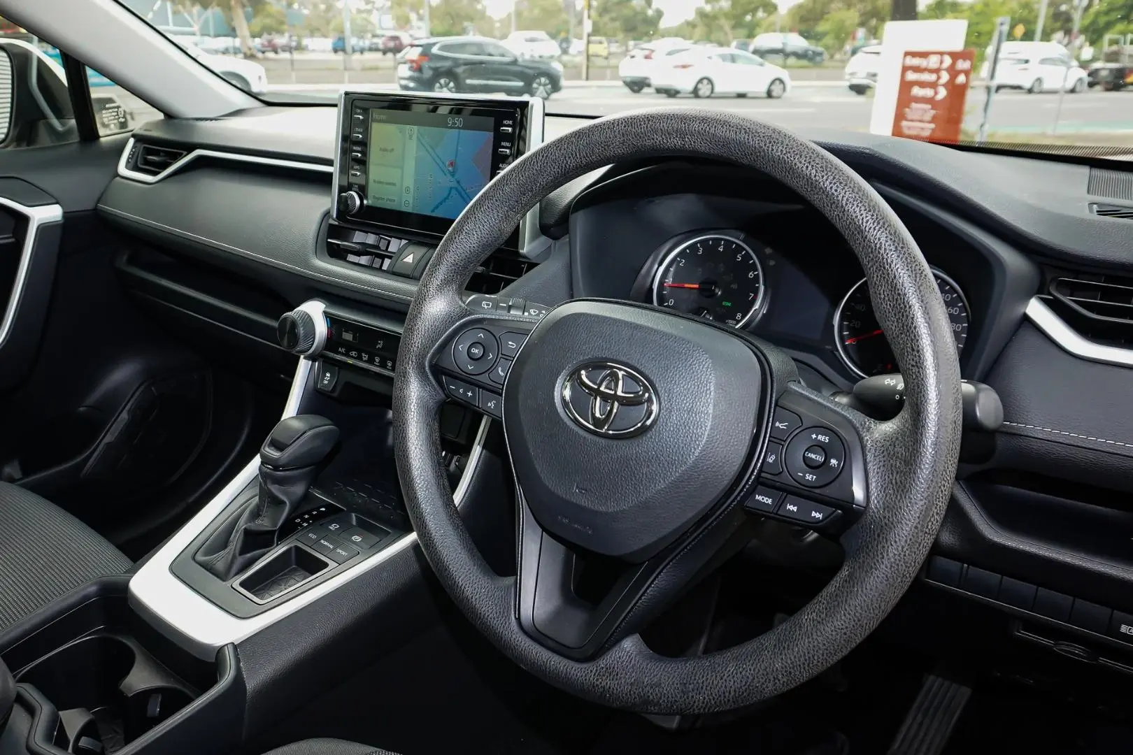 2019 Toyota RAV4 Gallery Image 7