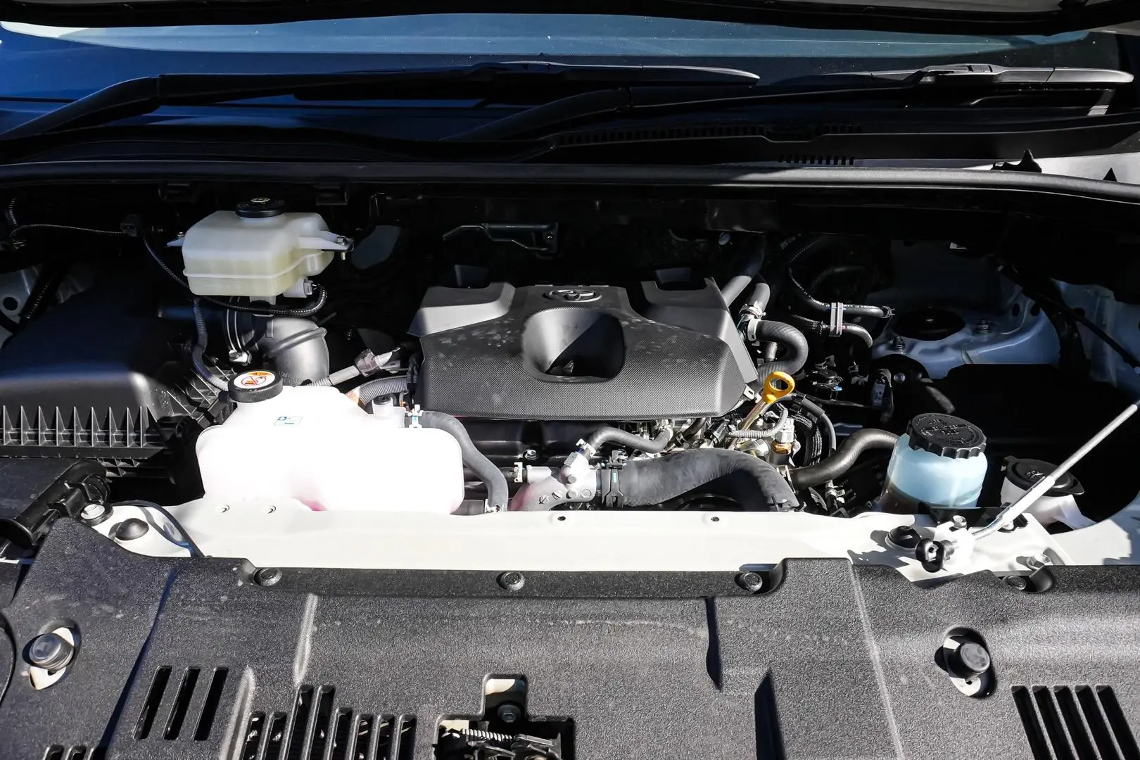 2025 Toyota Hiace Gallery Image 24