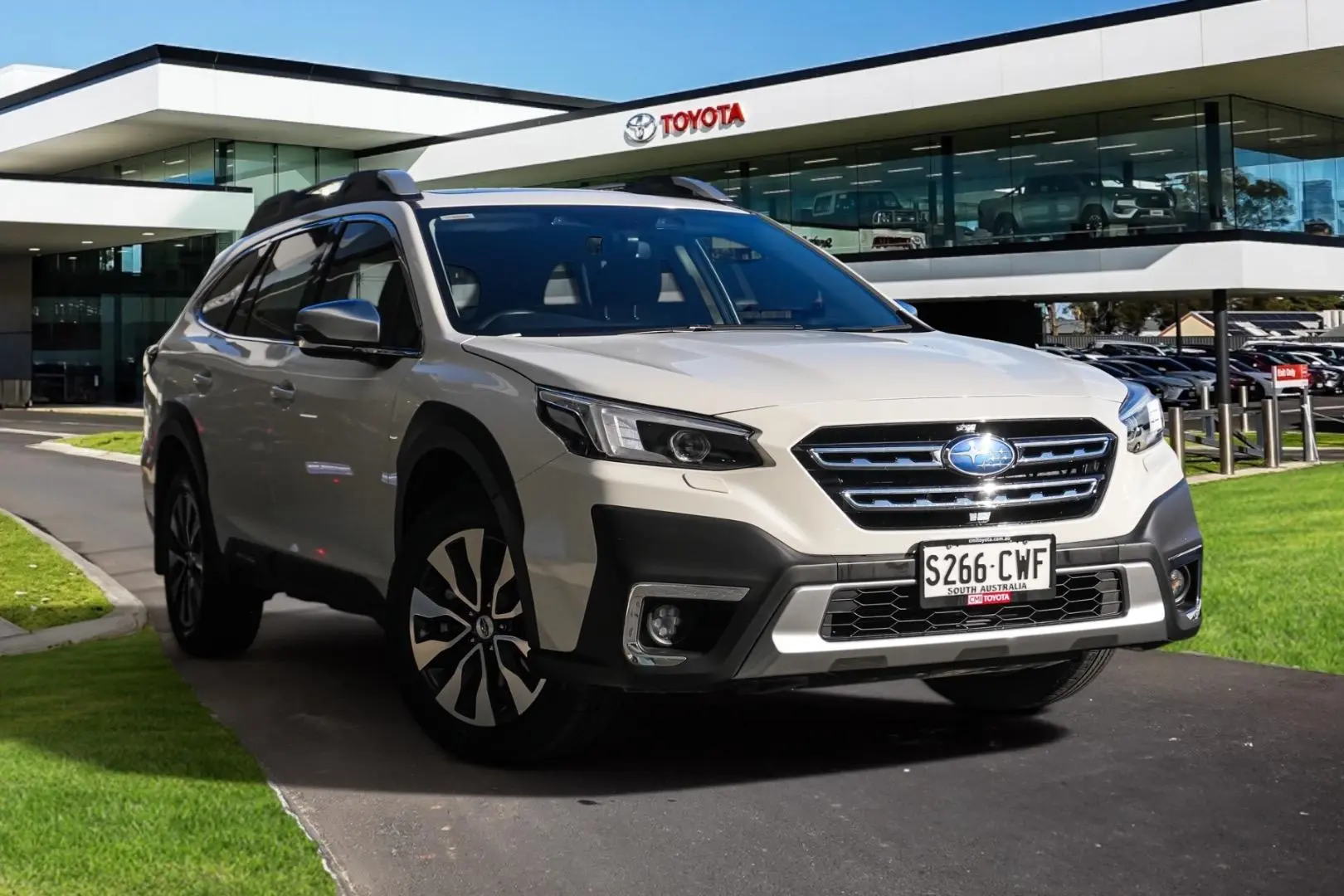 2023 Subaru Outback Gallery Image 1