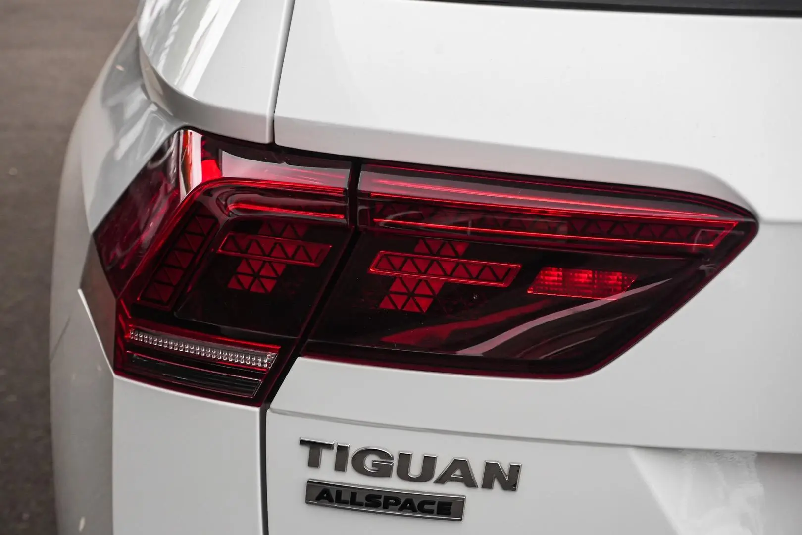 2020 Volkswagen Tiguan Gallery Image 14