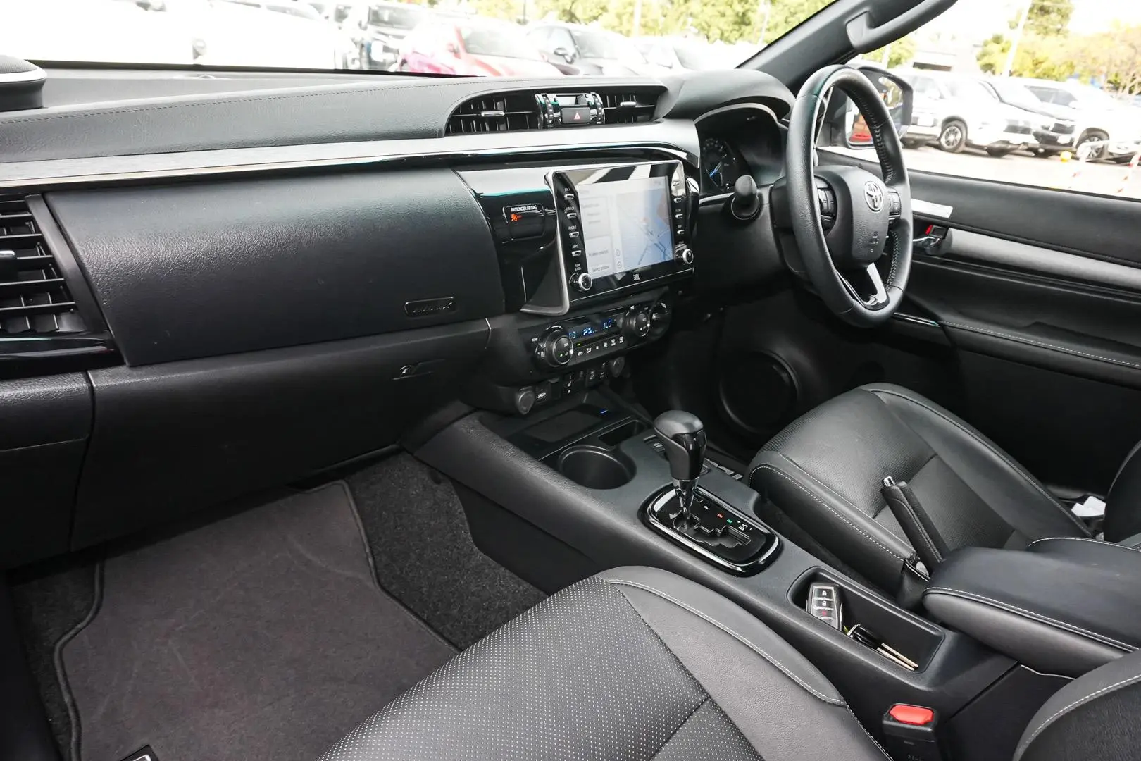 2024 Toyota Hilux Gallery Image 10