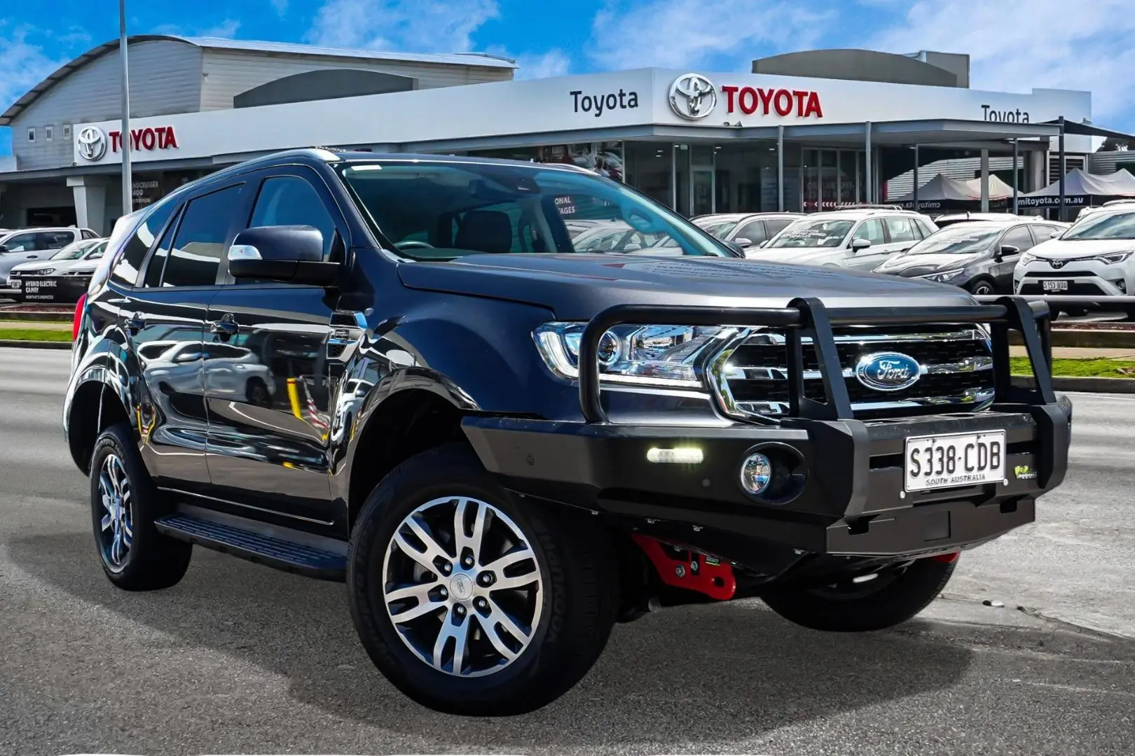 2019 Ford Everest Gallery Image 1