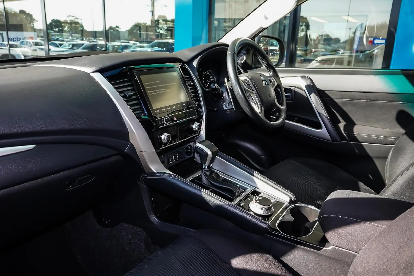 2021 Mitsubishi Pajero Sport Gallery Image 10