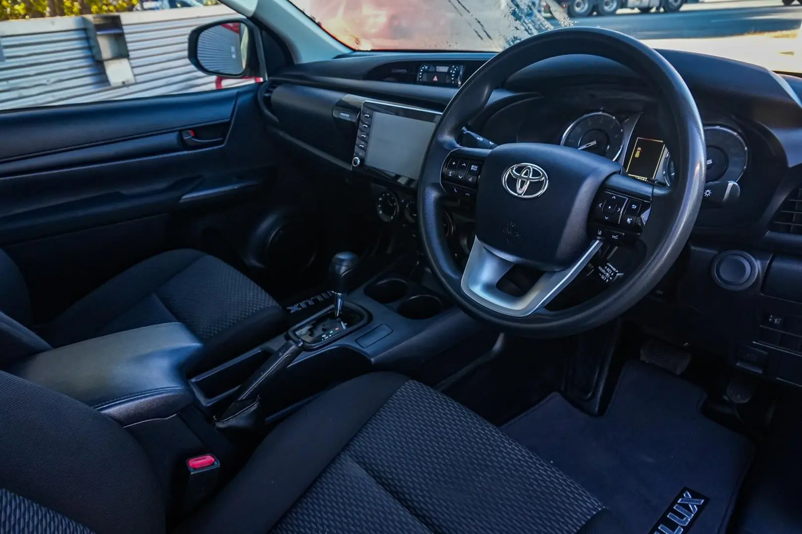 2020 Toyota Hilux Gallery Image 6