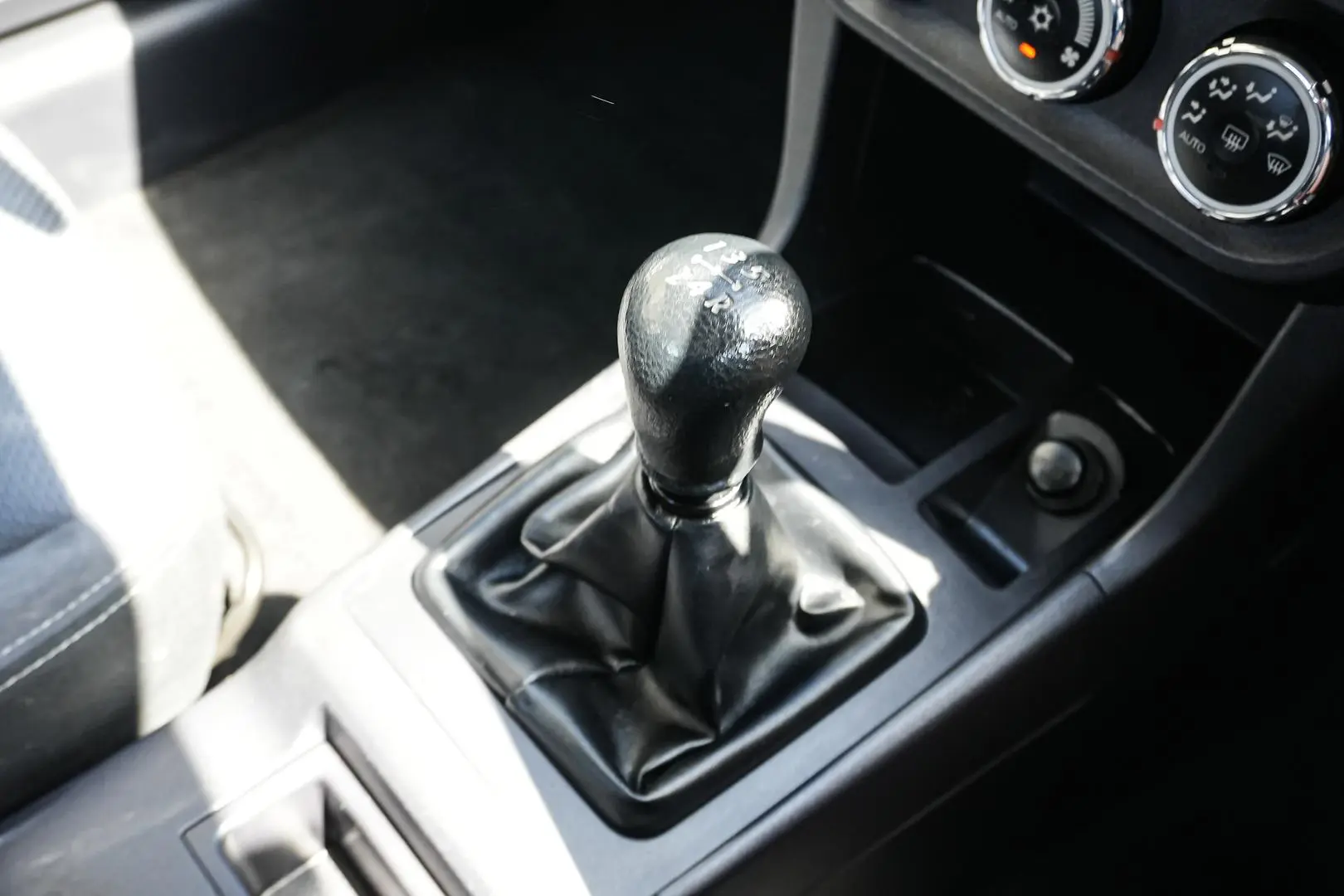 2014 Mitsubishi Lancer Gallery Image 17