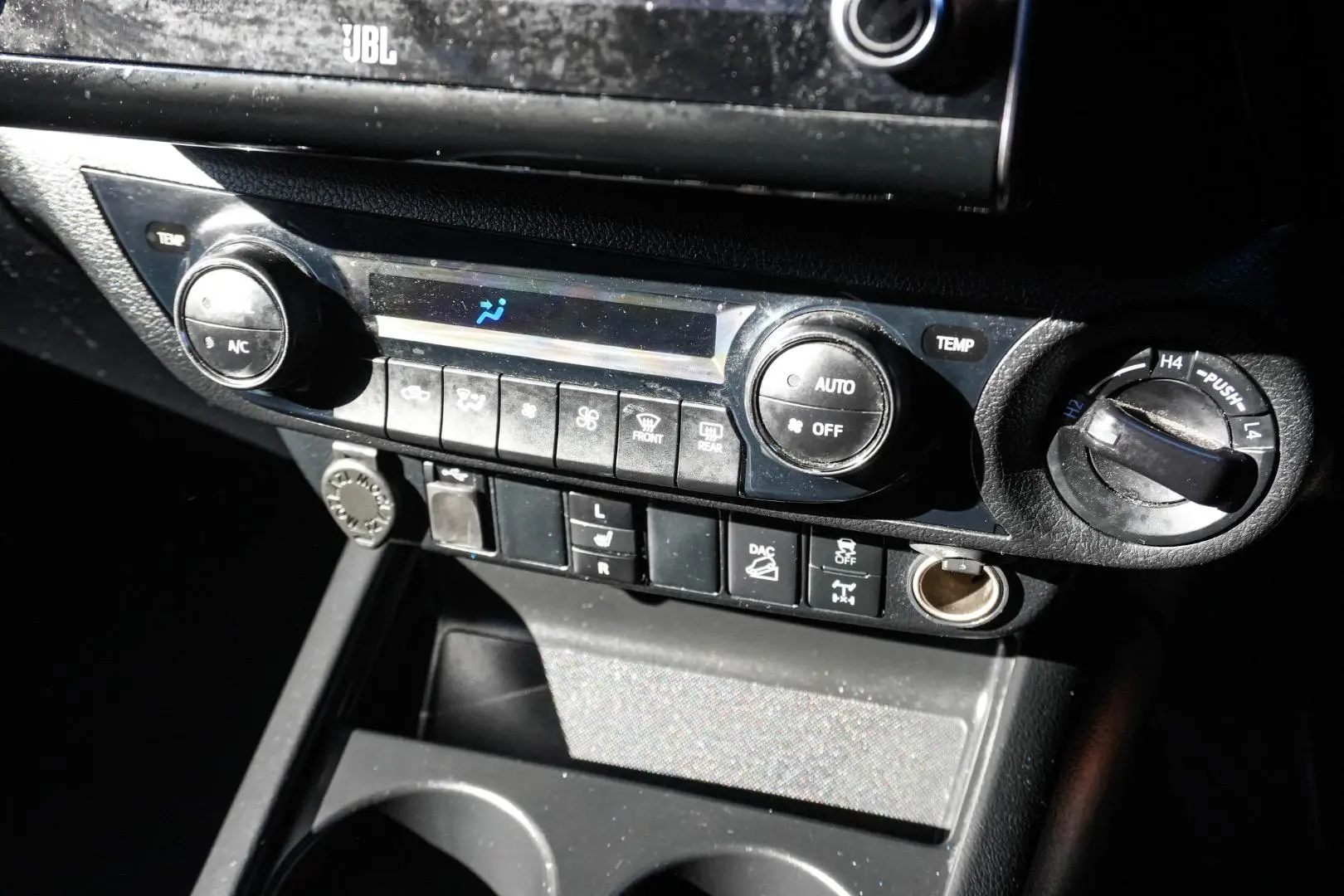 2021 Toyota Hilux Gallery Image 23