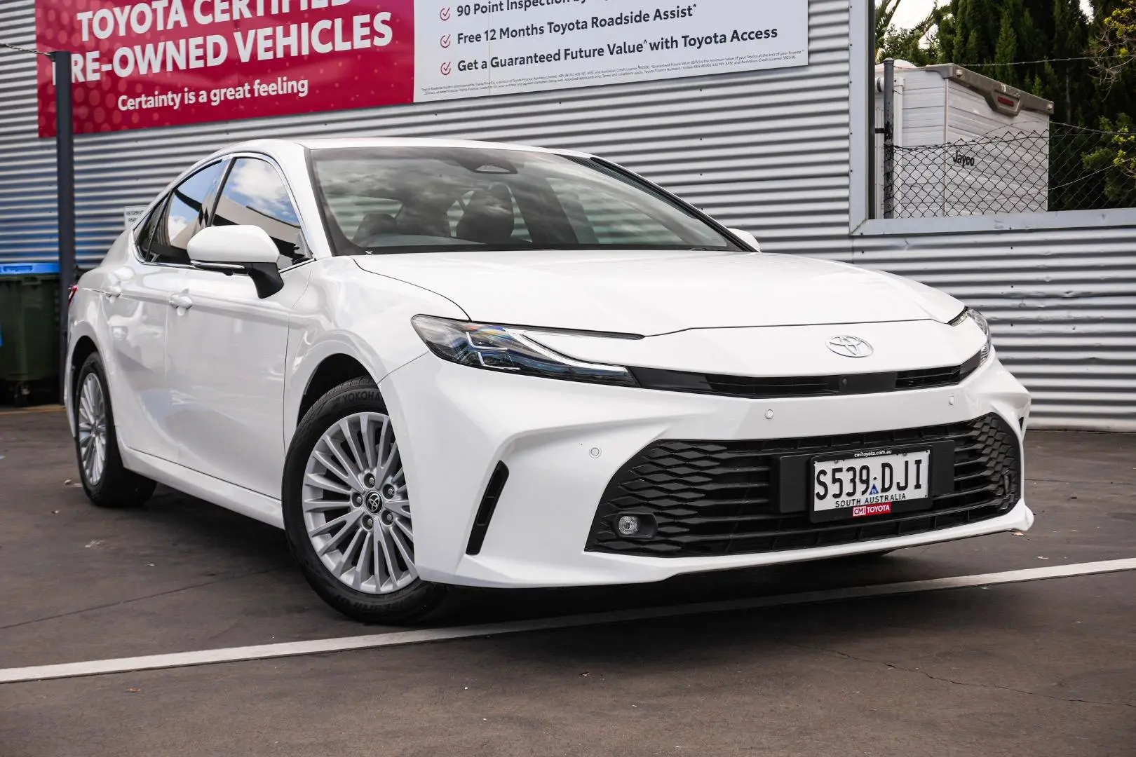 2025 Toyota Camry Gallery Image 2