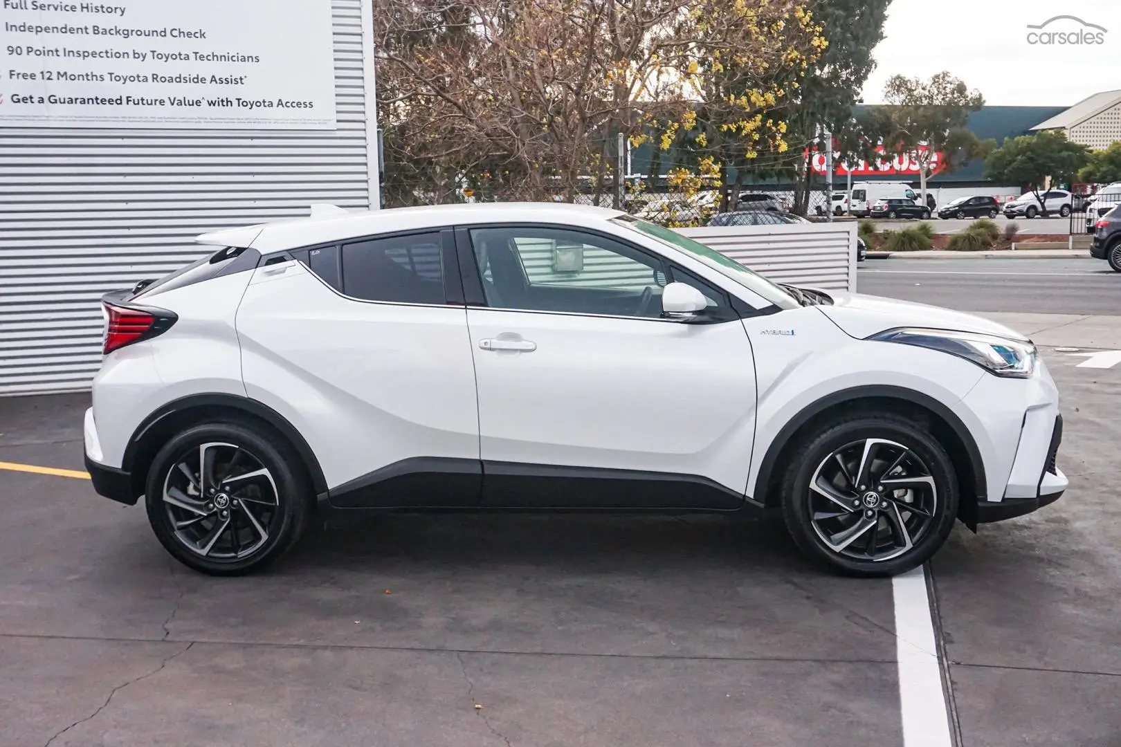 2022 Toyota C-HR Image 3