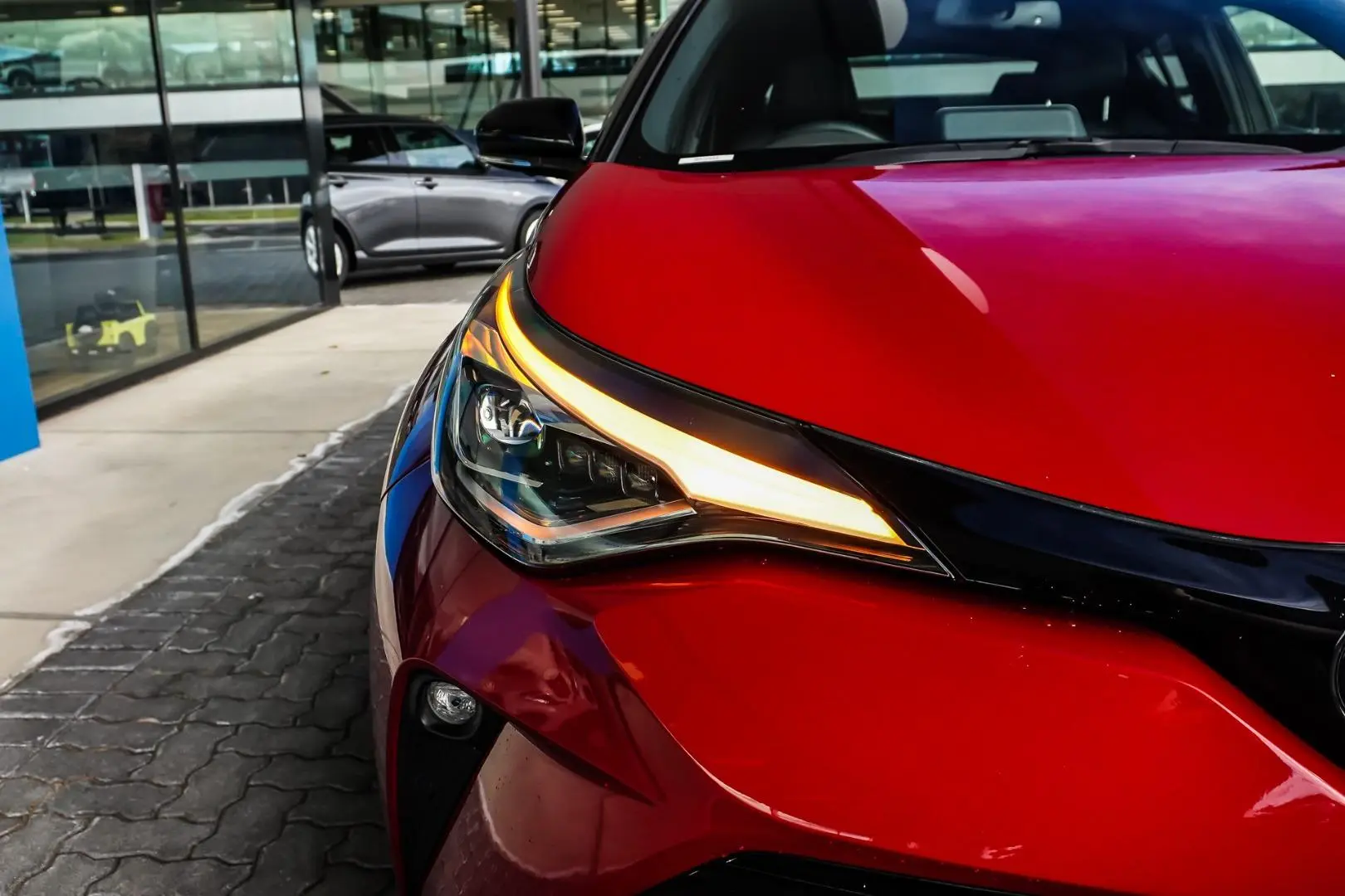 2020 Toyota C-HR Gallery Image 13