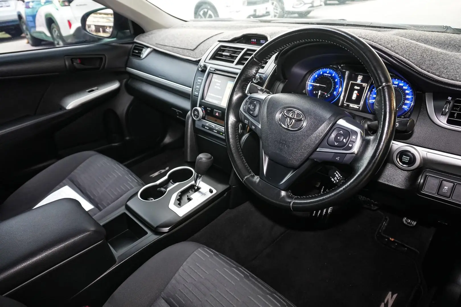 2017 Toyota Camry Gallery Image 7