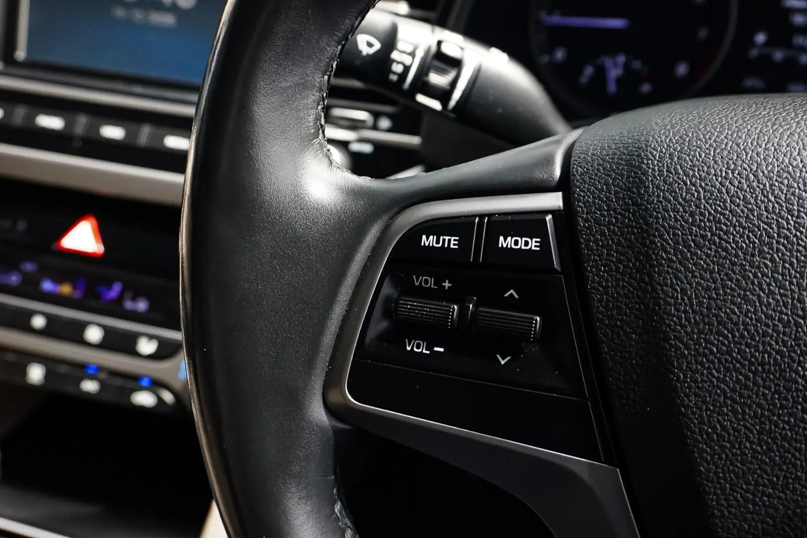 2018 Hyundai Elantra Gallery Image 19