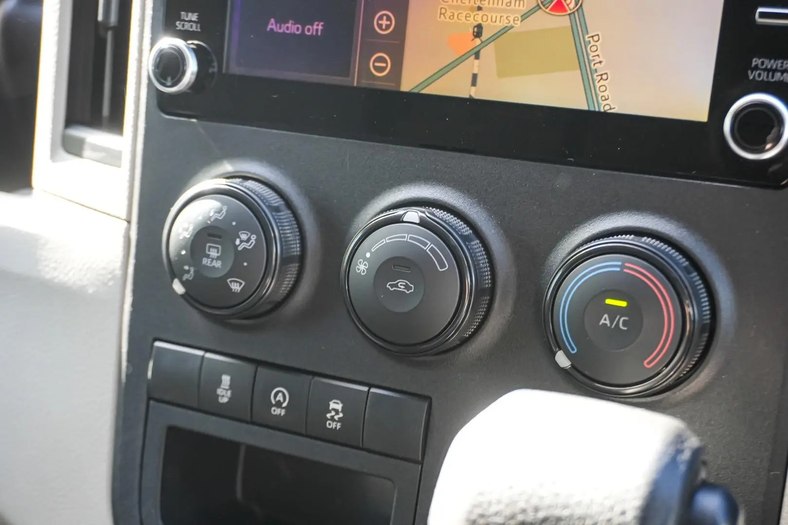 2022 Toyota Hiace Gallery Image 22