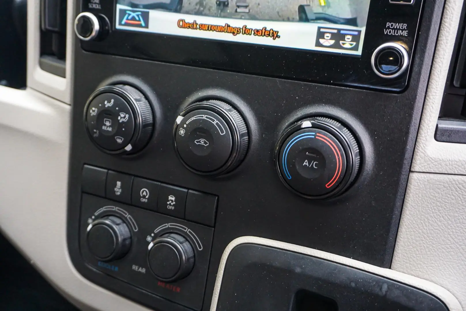 2020 Toyota Hiace Gallery Image 23