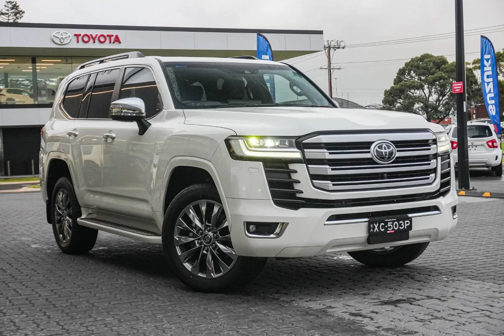 2022 Toyota Landcruiser Gallery Image 2