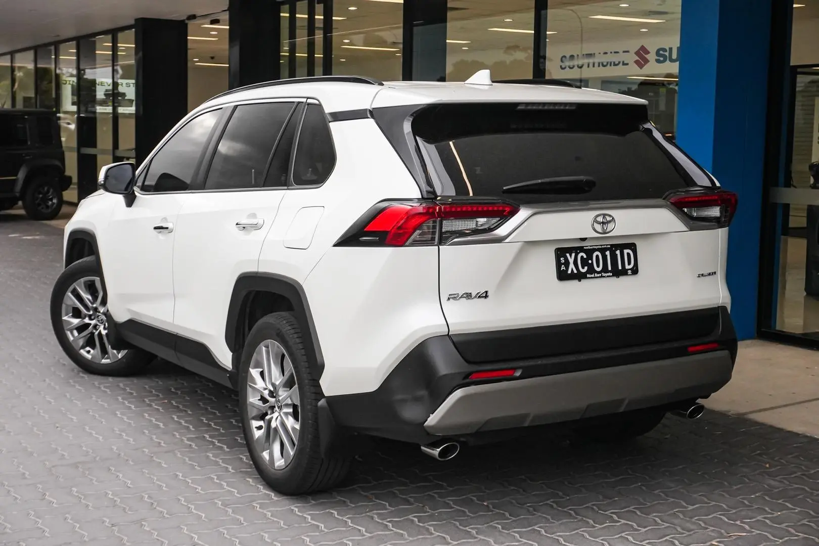 2022 Toyota RAV4 Gallery Image 3