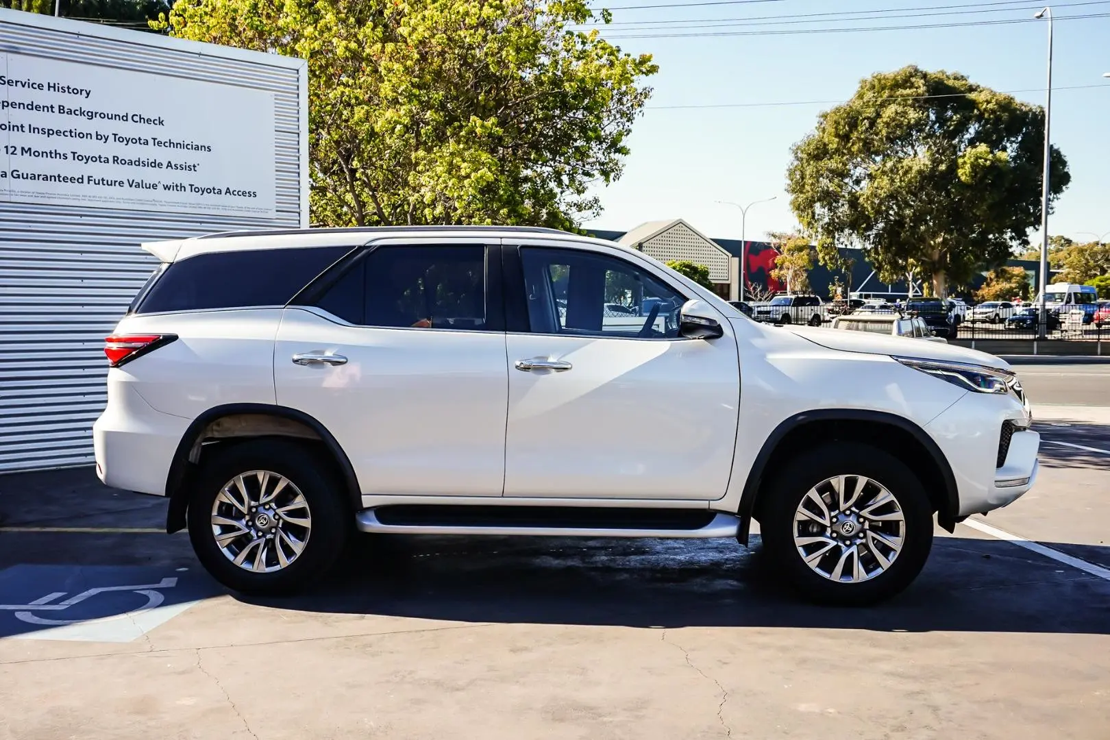 2021 Toyota Fortuner Gallery Image 4