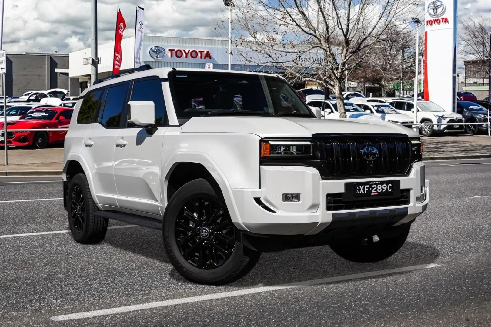 2025 Toyota Landcruiser Prado Image