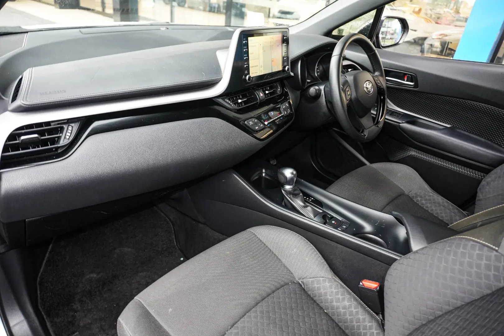 2021 Toyota C-HR Gallery Image 12
