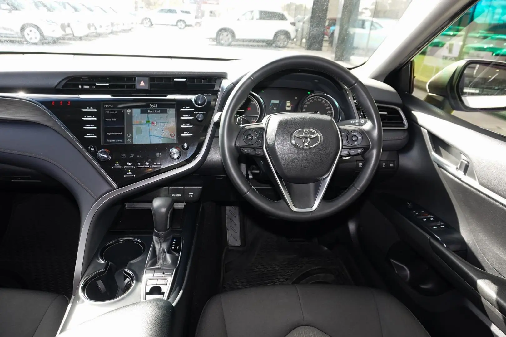 2019 Toyota Camry Gallery Image 9
