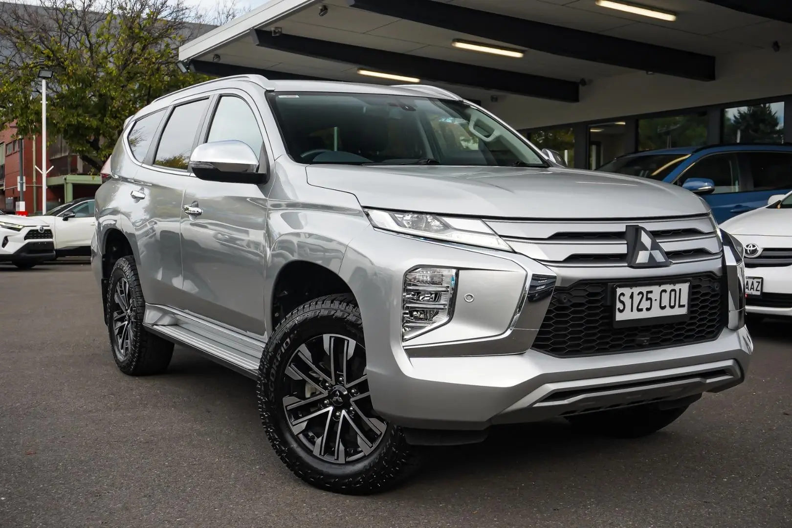 2022 Mitsubishi Pajero Sport Gallery Image 2
