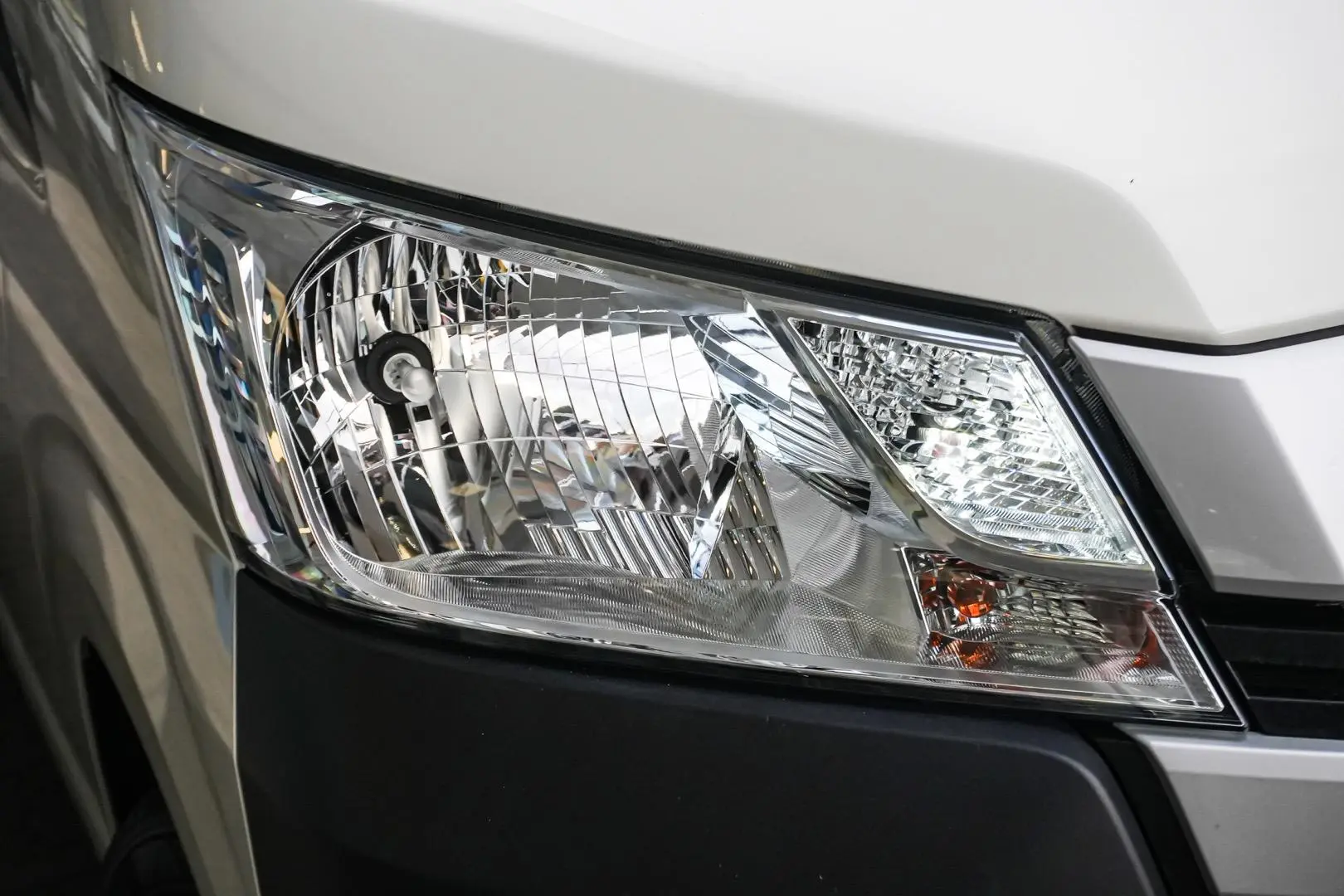 2020 Toyota Hiace Gallery Image 9