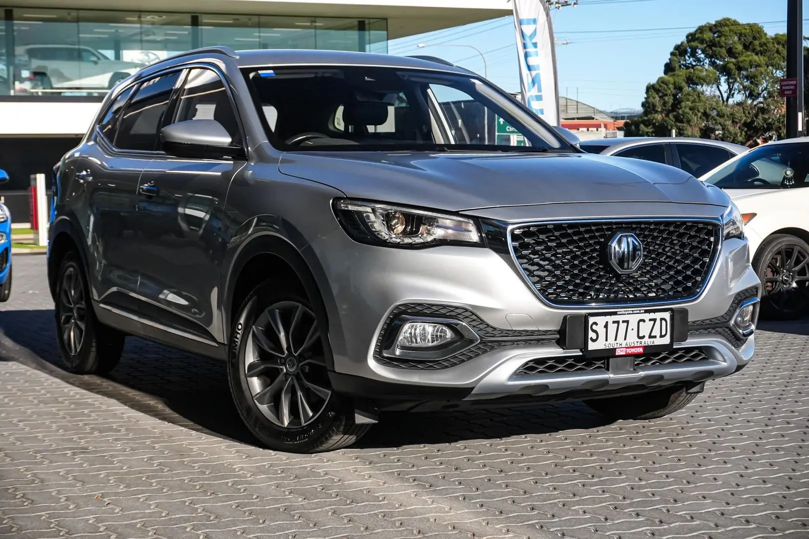 2022 MG HS Gallery Image 2