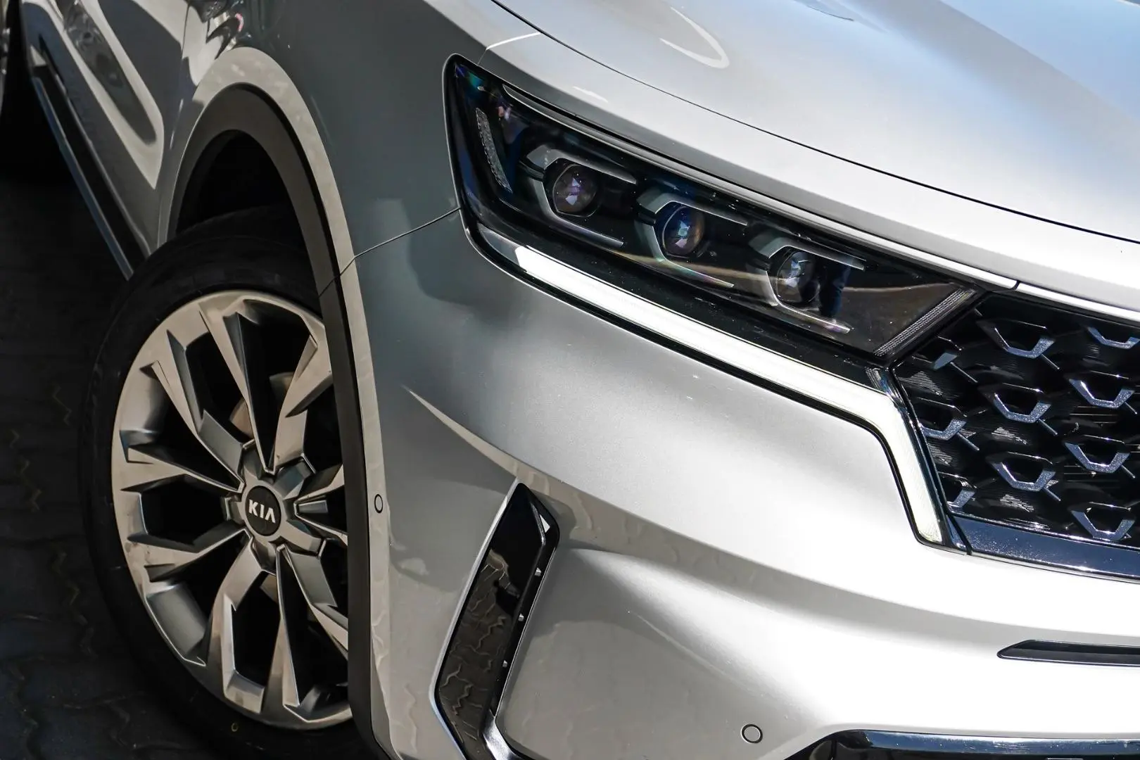2020 Kia Sorento Gallery Image 13