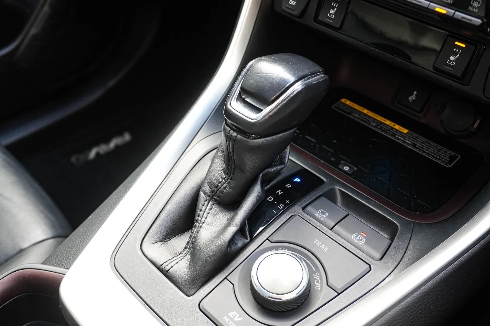 2020 Toyota RAV4 Gallery Image 18
