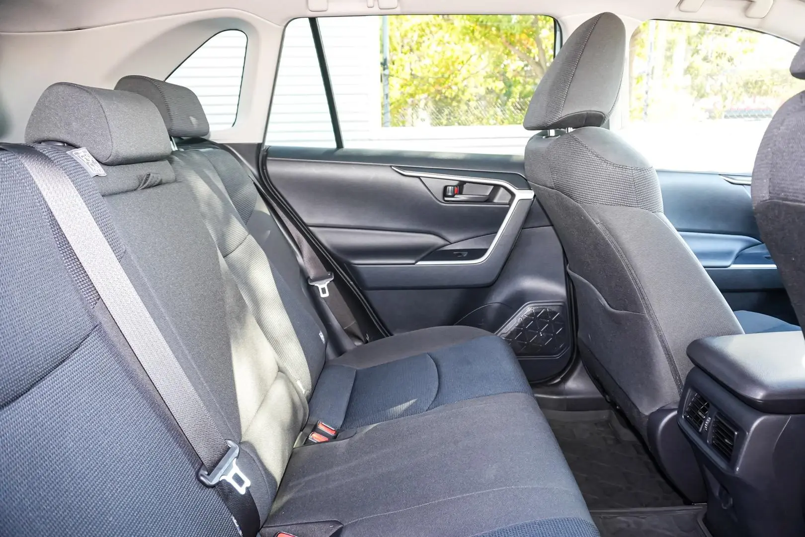 2019 Toyota RAV4 Gallery Image 14