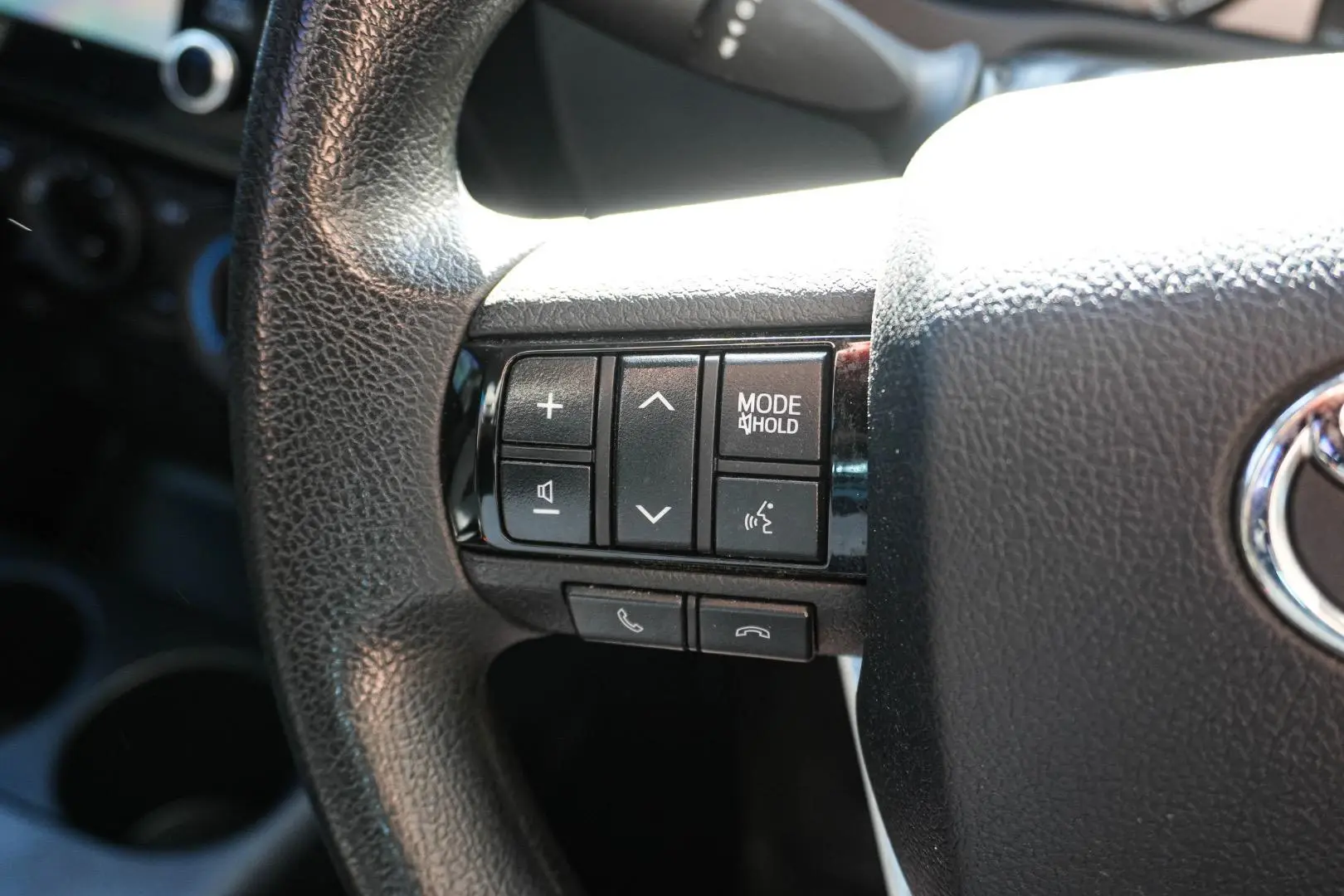 2022 Toyota Hilux Gallery Image 17