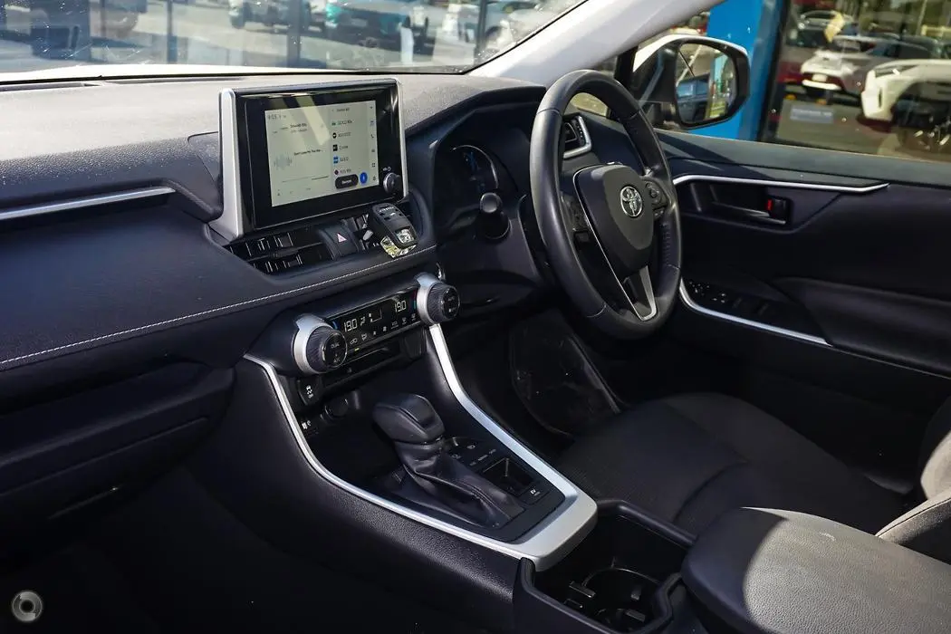 2024 Toyota RAV4 Gallery Image 11