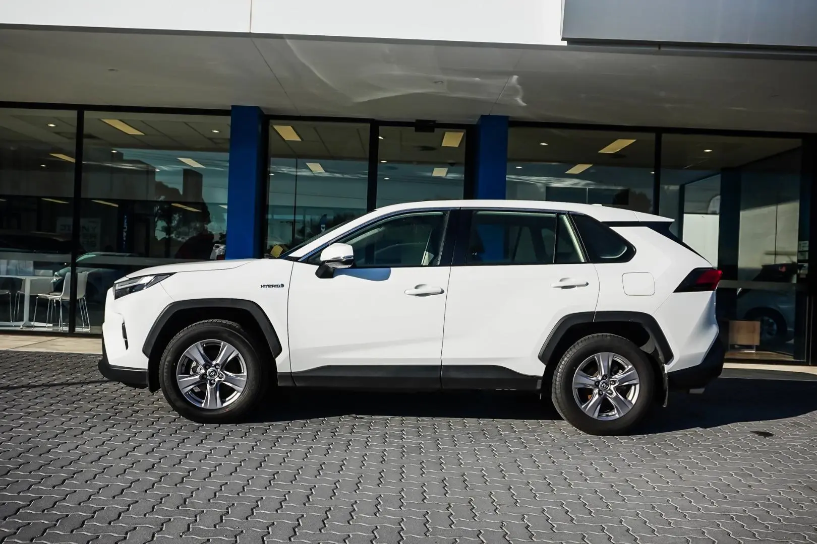 2022 Toyota RAV4 Gallery Image 4