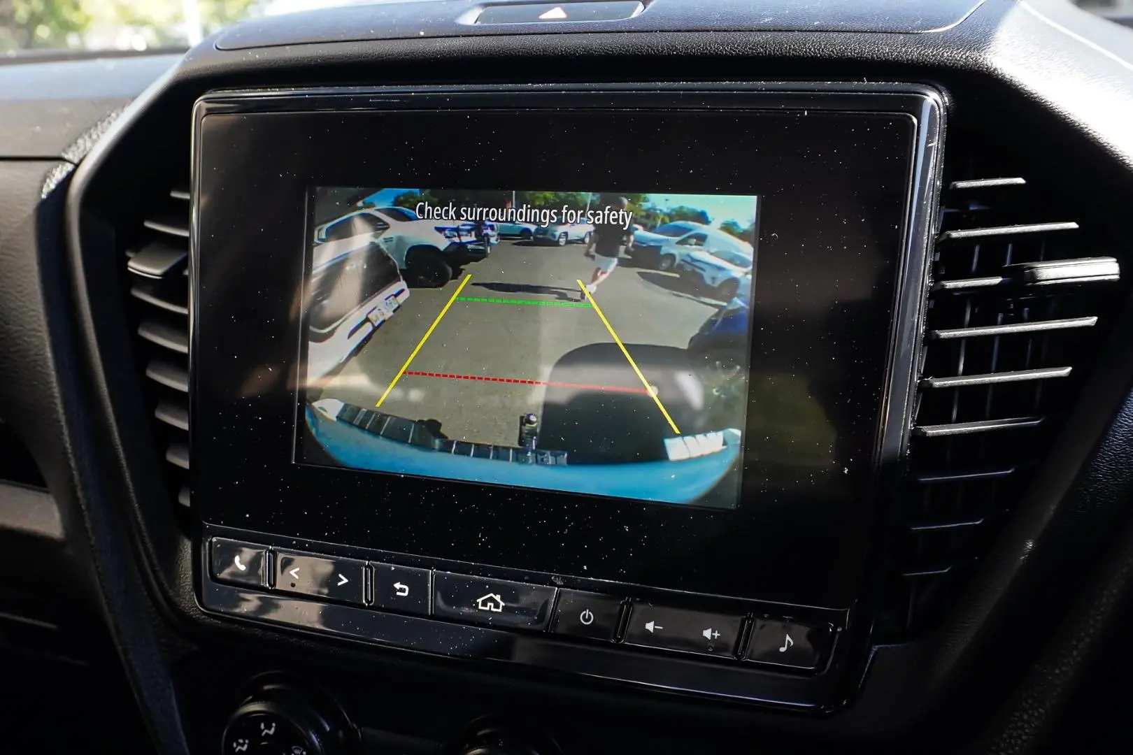 2020 Isuzu D-MAX Gallery Image 24