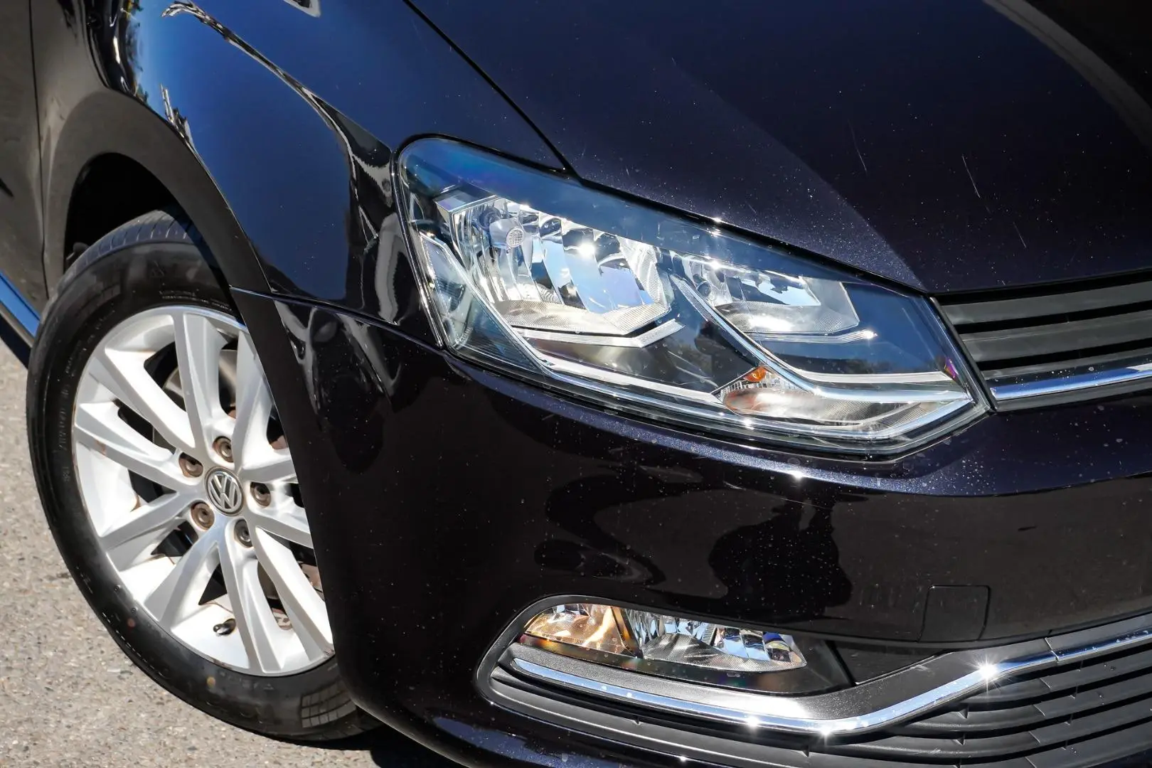 2015 Volkswagen Polo Gallery Image 11