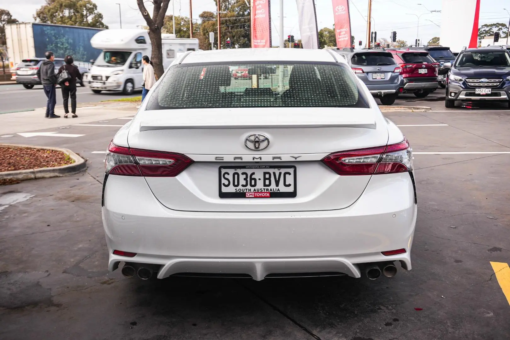 2017 Toyota Camry Gallery Image 6