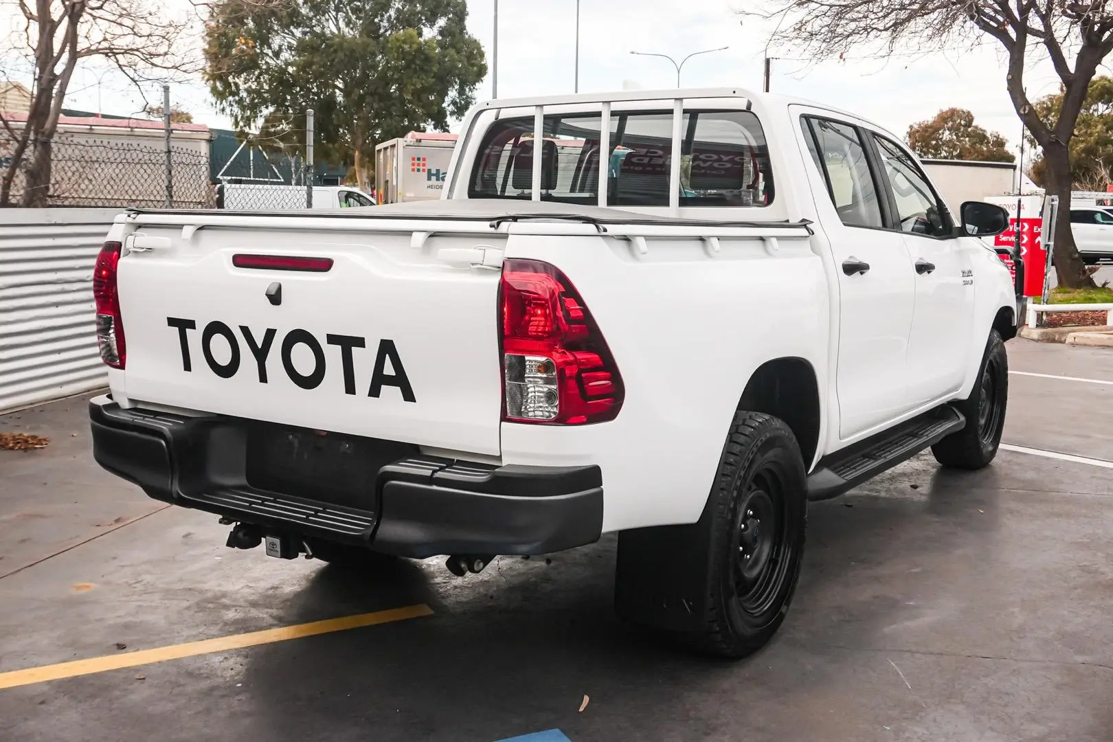 2022 Toyota Hilux Gallery Image 3