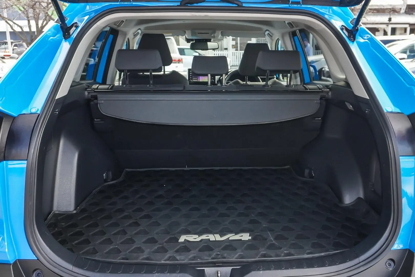 2020 Toyota RAV4 Gallery Image 9