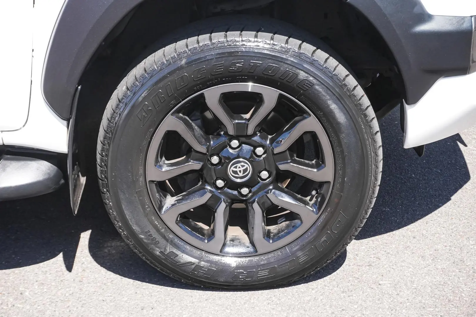 2021 Toyota Hilux Gallery Image 12