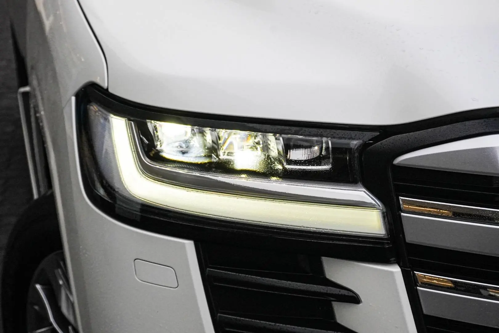 2022 Toyota Landcruiser Gallery Image 12