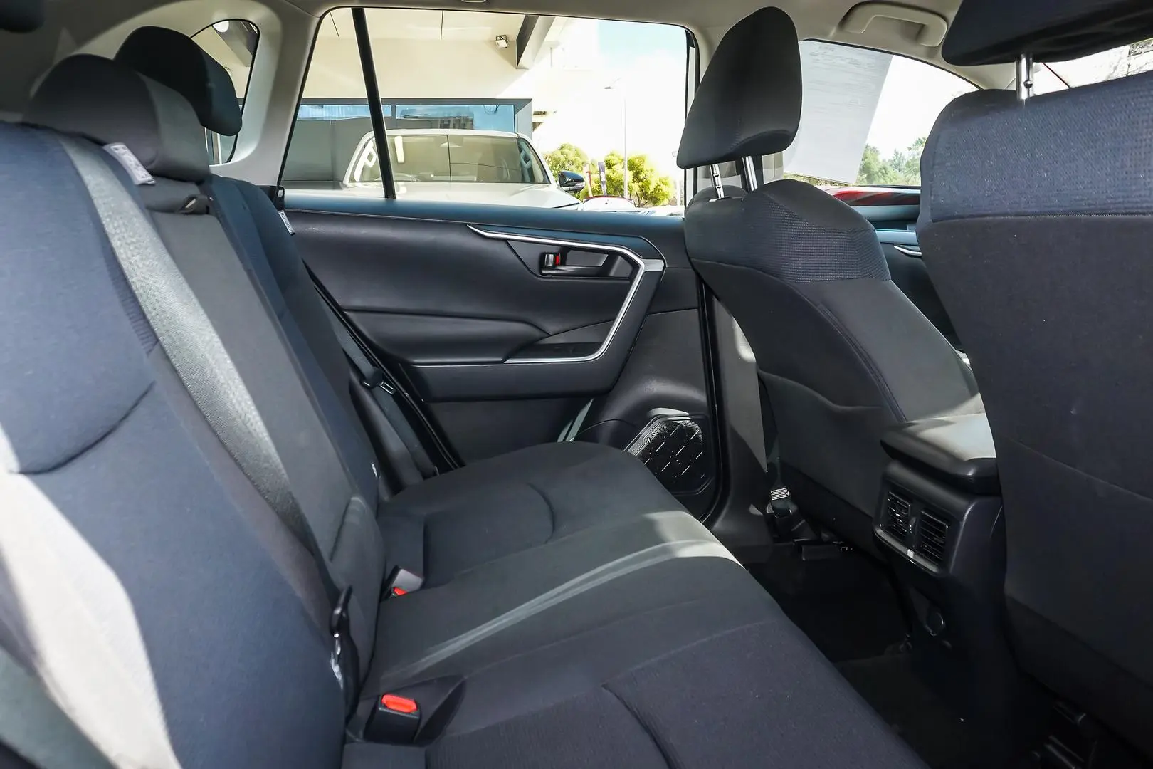 2020 Toyota RAV4 Gallery Image 8
