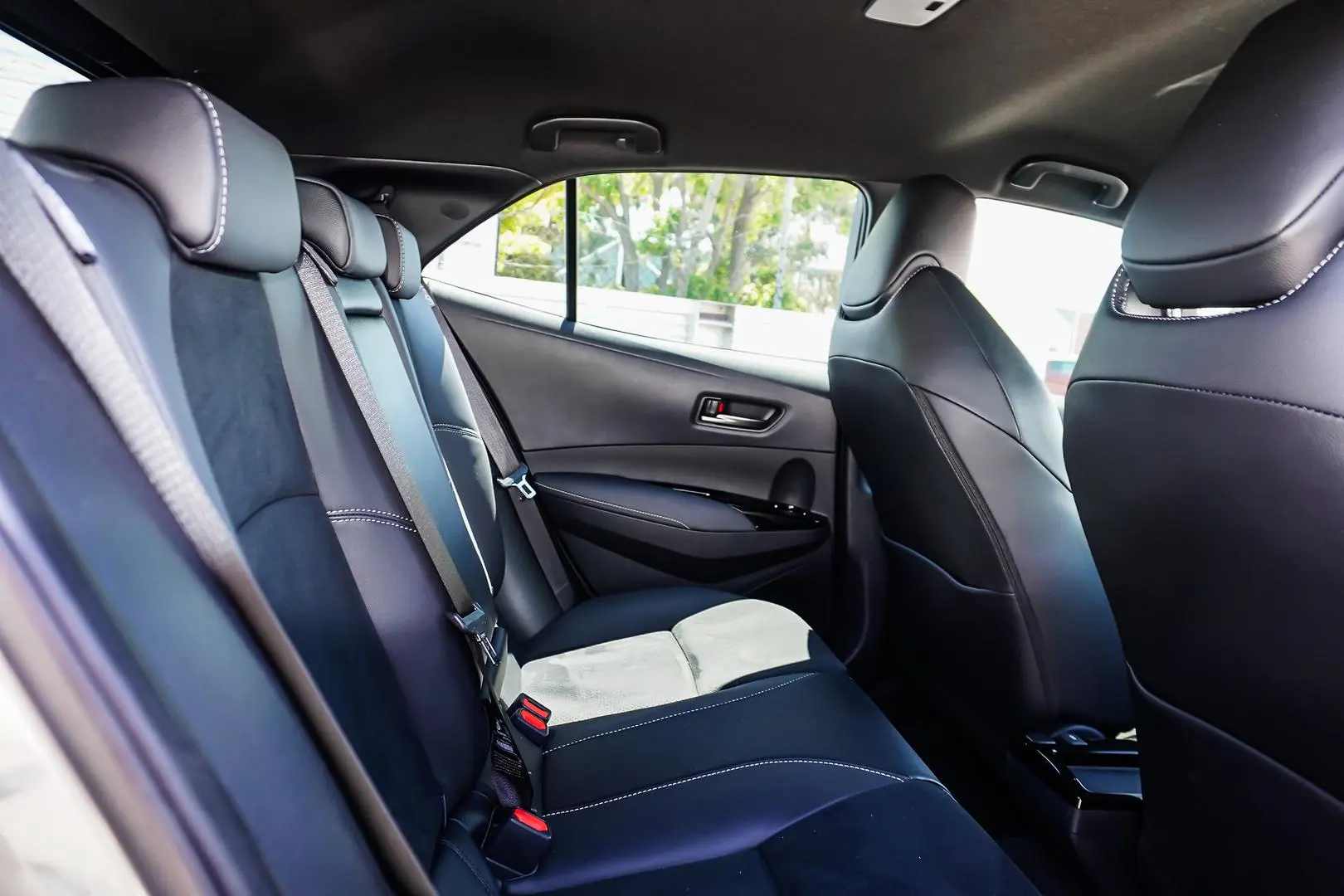 2025 Toyota Corolla Gallery Image 8