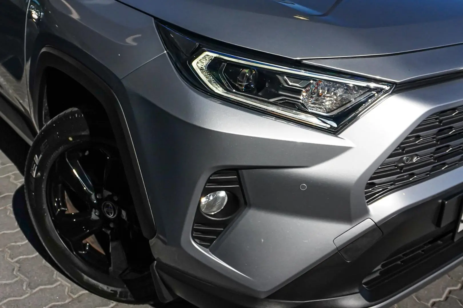 2020 Toyota RAV4 Gallery Image 11