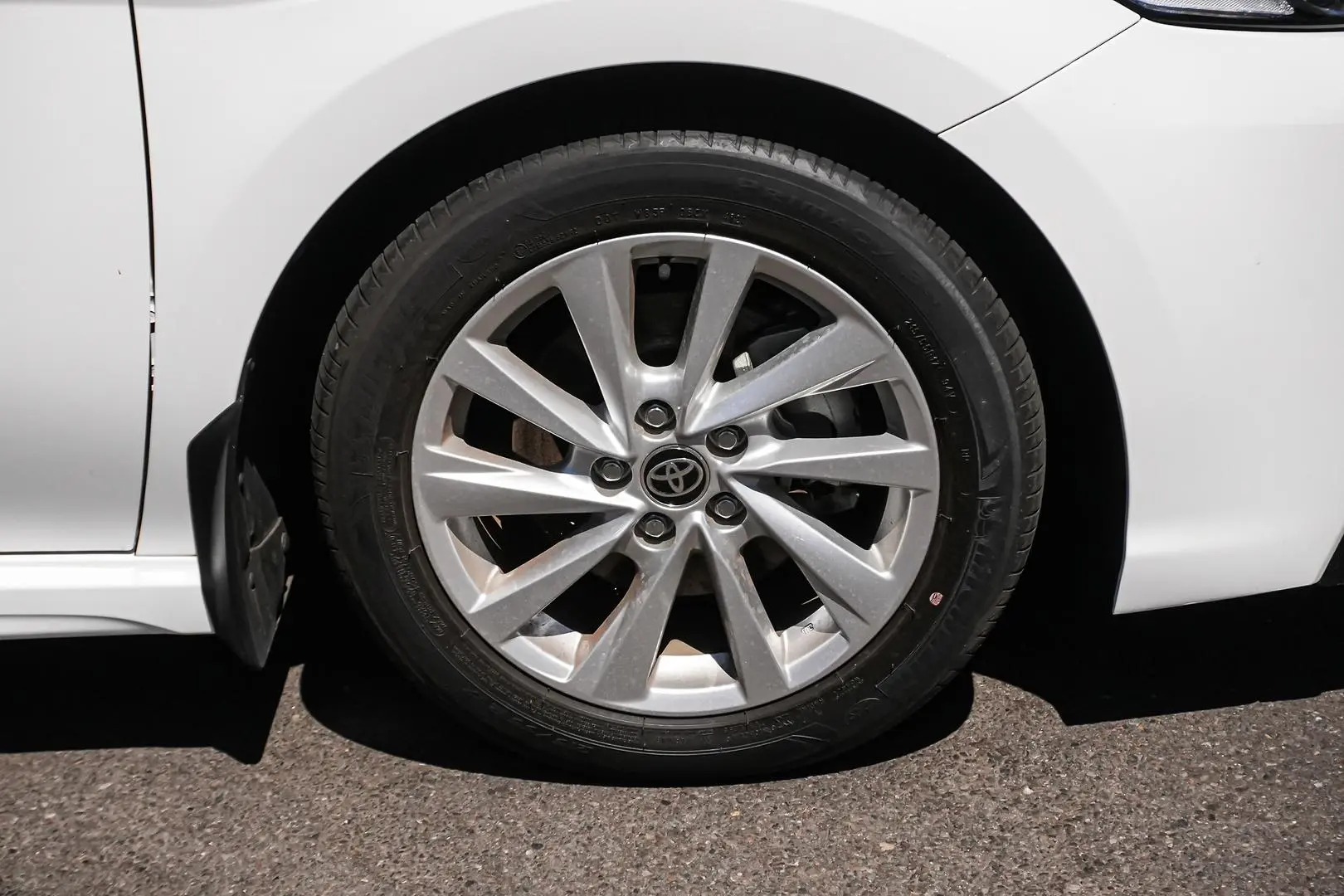 2021 Toyota Camry Gallery Image 10