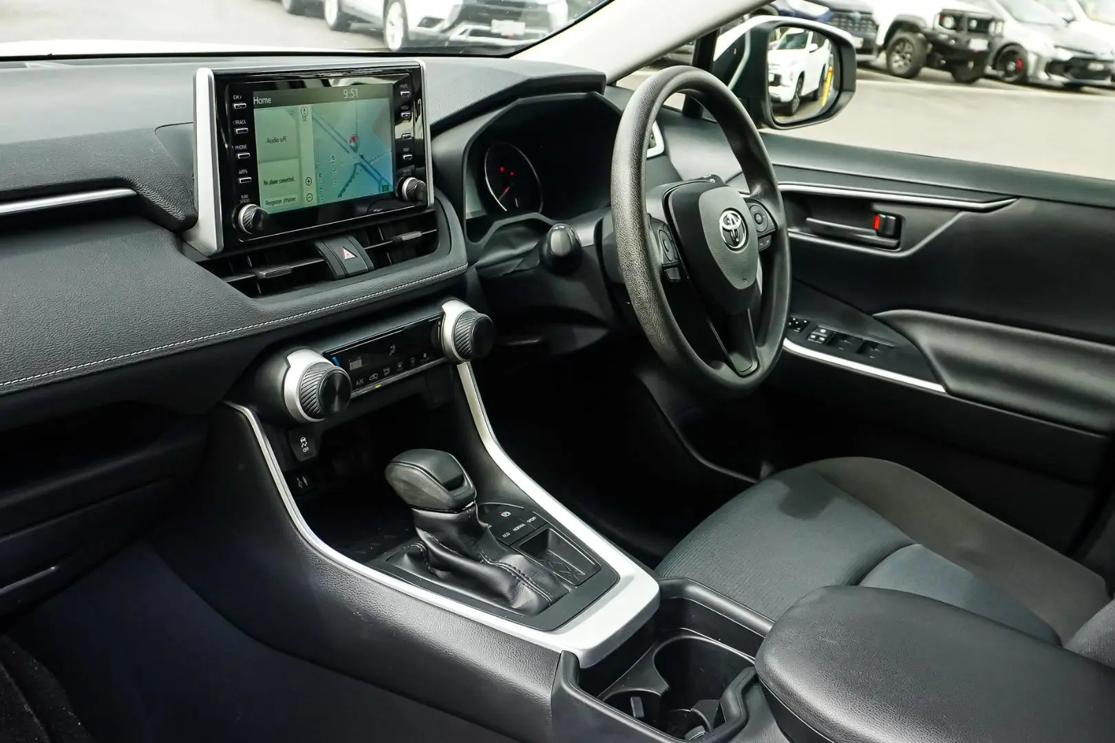 2019 Toyota RAV4 Gallery Image 11