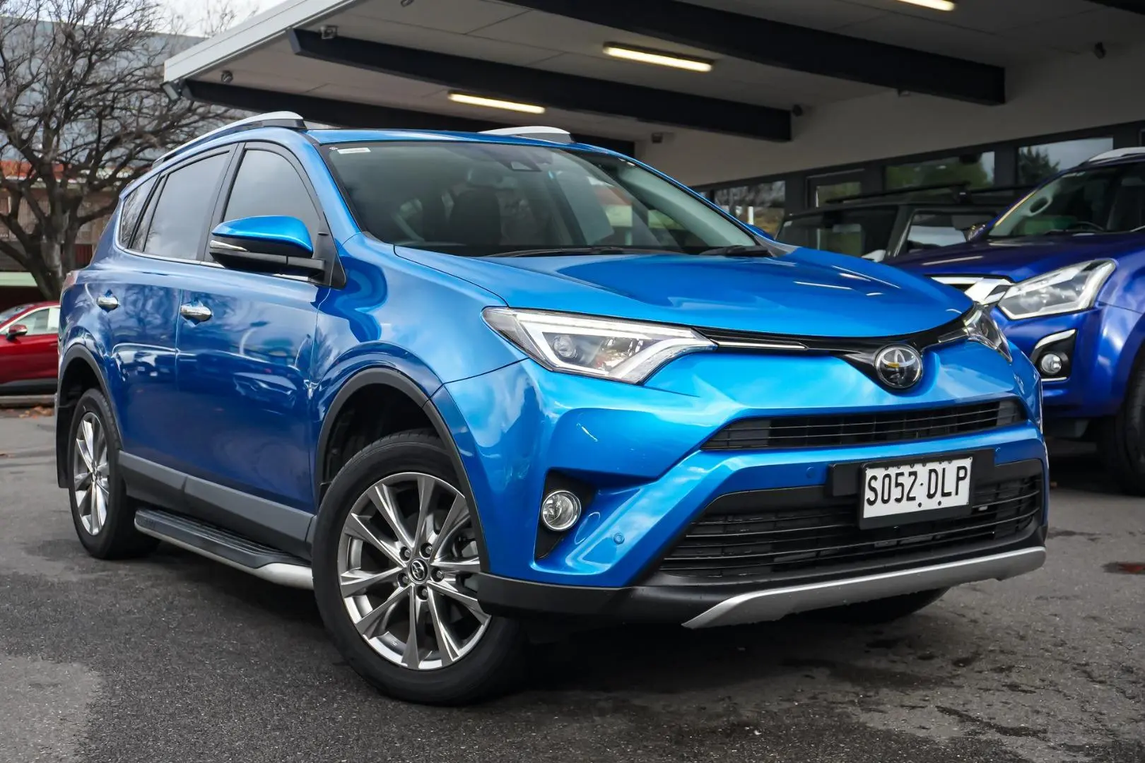 2016 Toyota RAV4 Gallery Image 2