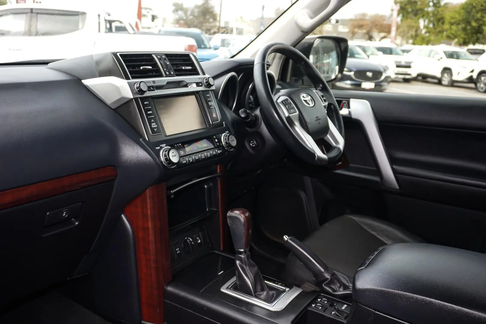 2015 Toyota Landcruiser Prado Gallery Image 11