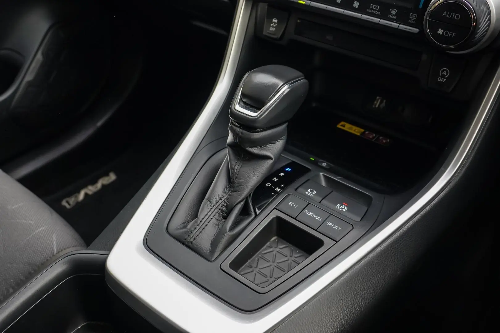 2024 Toyota RAV4 Gallery Image 18
