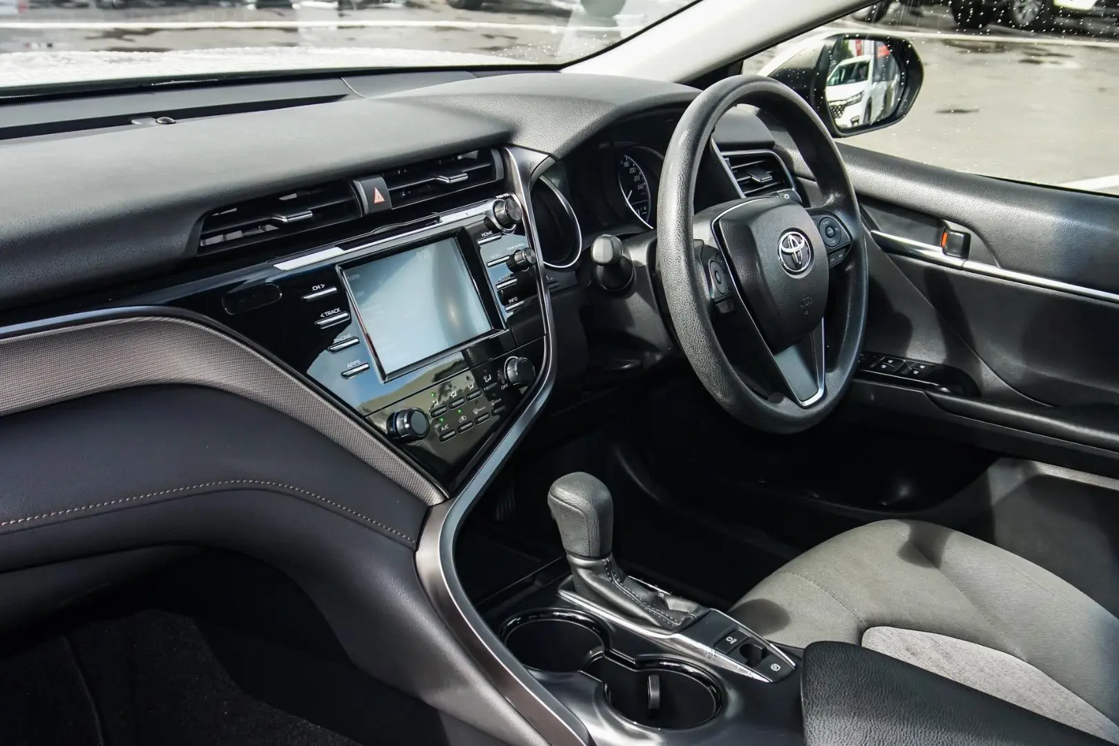 2019 Toyota Camry Image 10