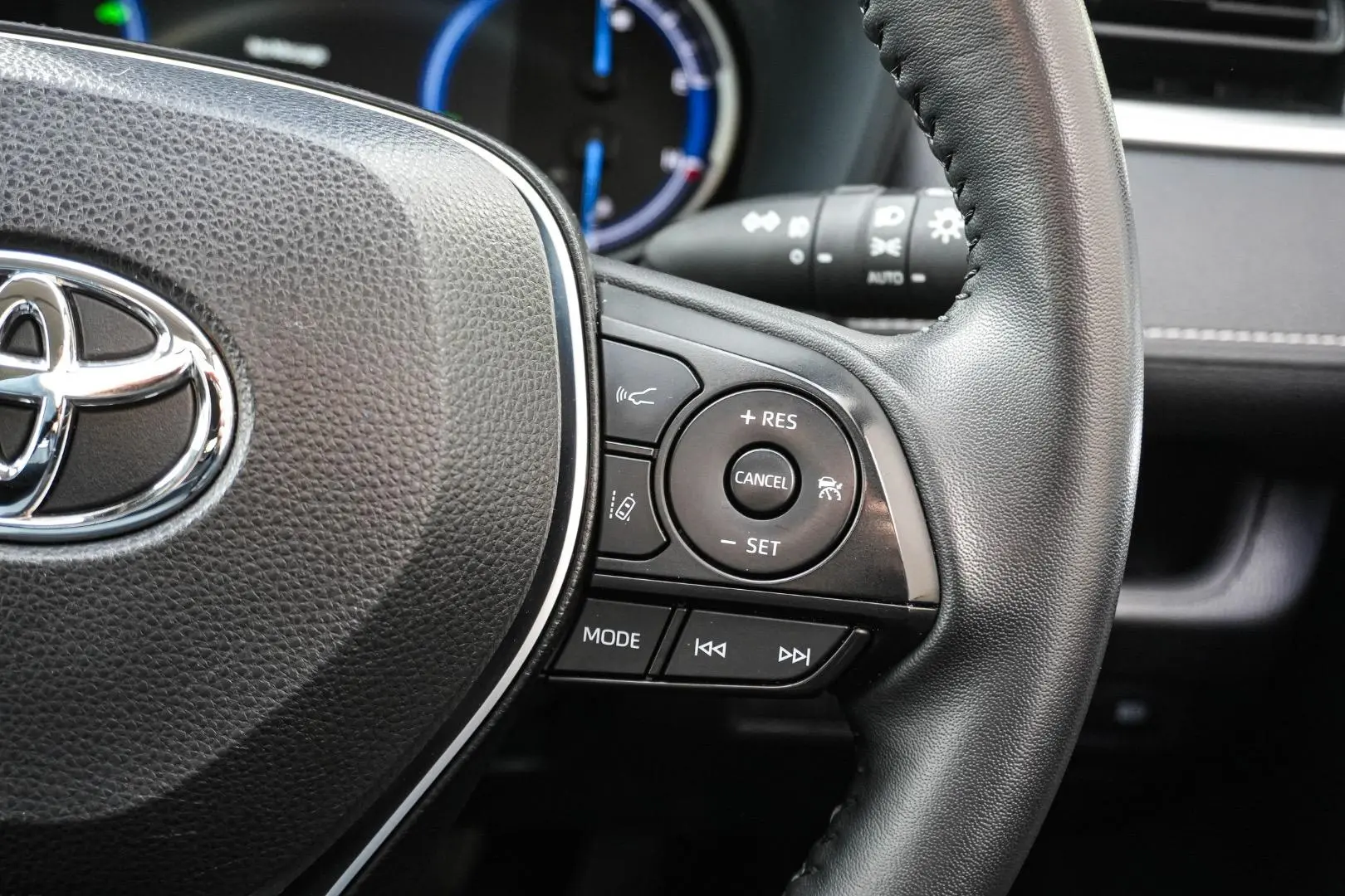 2025 Toyota RAV4 Gallery Image 21