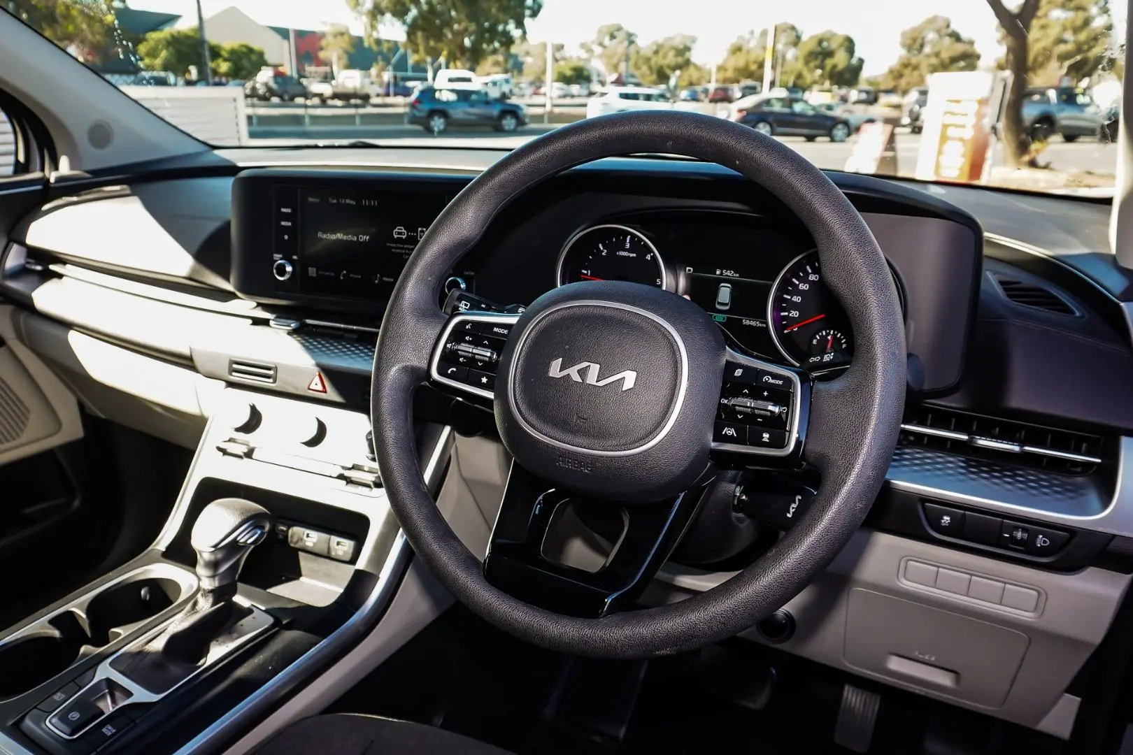2022 Kia Carnival Gallery Image 6
